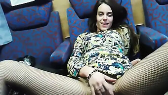 Sexo Ao Ar Livre Em Uma Viagem De Trem